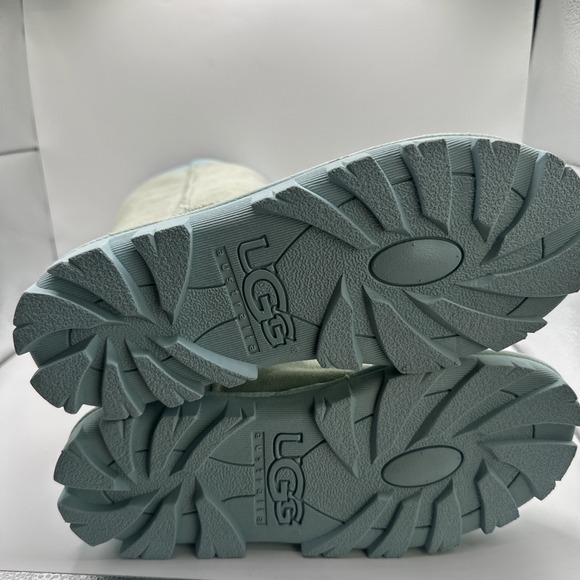 Ugg Australia Classic Tall #5845 Tall Sheepskin Light Blue Threadsole Sz 8 - Picture 5 of 9